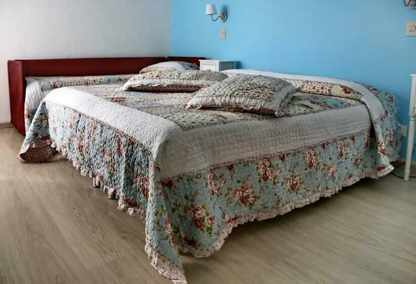 اتاق استاندارد سه تخته با بالکن, Santiago