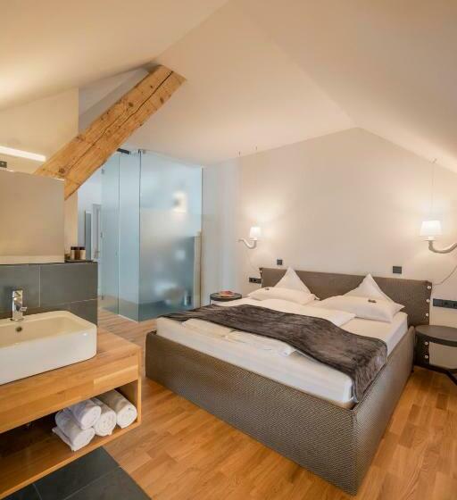 סוויטה, Villa Waldkönigin