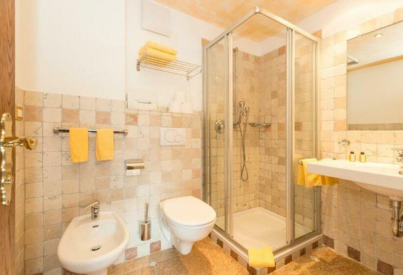 标准间带阳台, Landhotel Tharerwirt