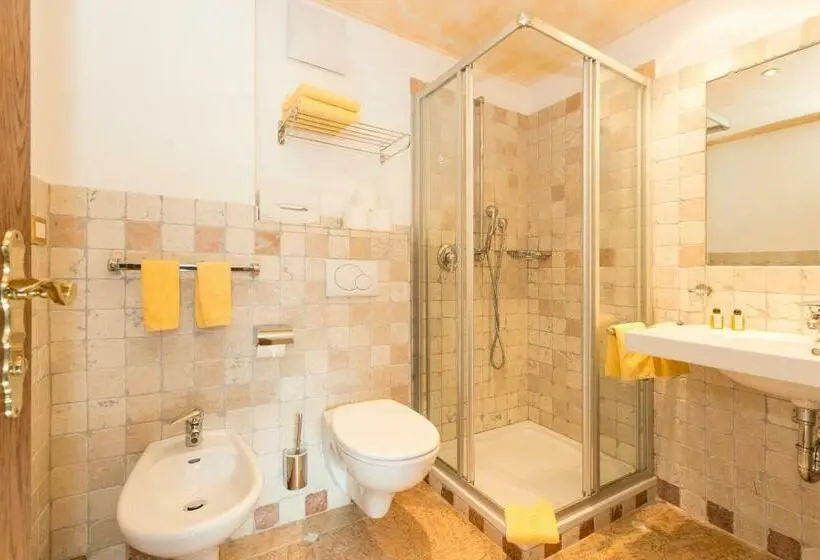 Standard-huone Parveke, Landhotel Tharerwirt