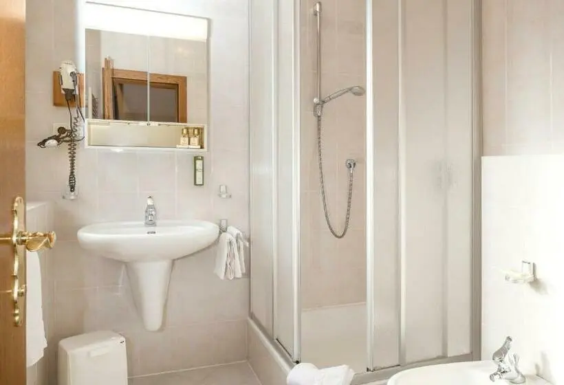 Standard-huone Parveke, Landhotel Tharerwirt