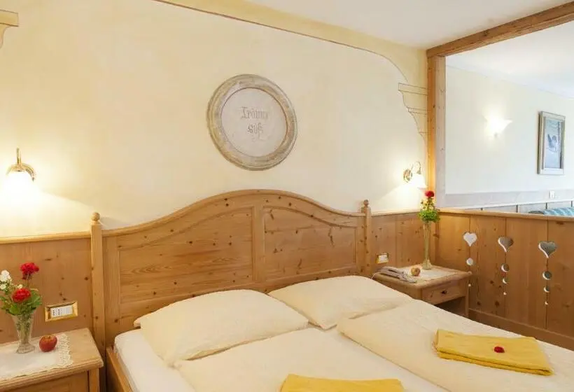 Superior-huone Parveke, Landhotel Tharerwirt