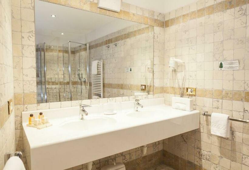 带阳台的高级房间, Landhotel Tharerwirt