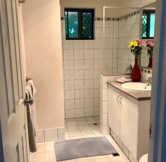 ガーデンビュースタンダードルーム, Little Shangri La