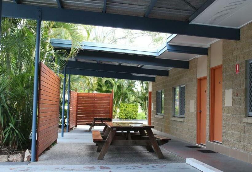 패밀리 룸, Mango Tree Motel