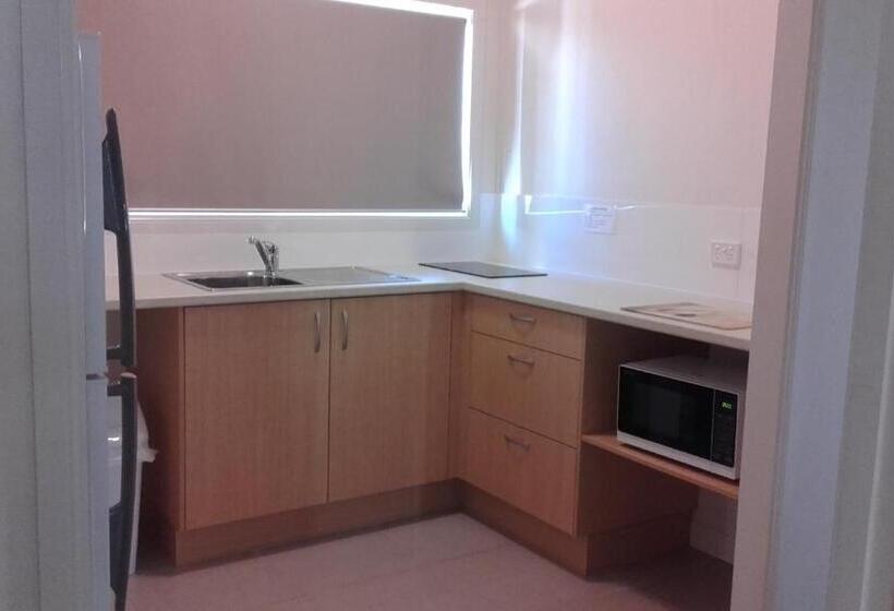 Апартаменты 3 Спальни, Mango Tree Motel