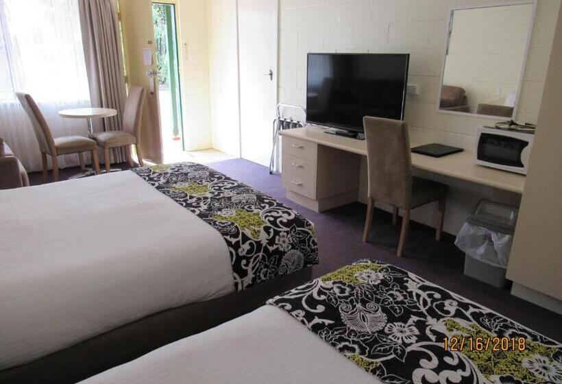 اتاق خانوادگی, Moruya Motel
