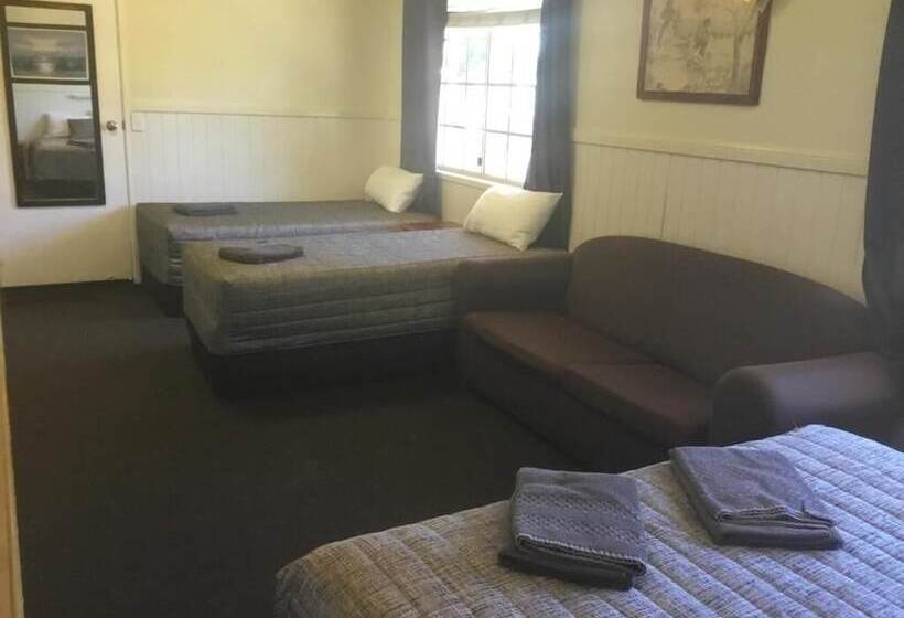 Семейный Номер, Charleville Waltzing Matilda Motor Inn