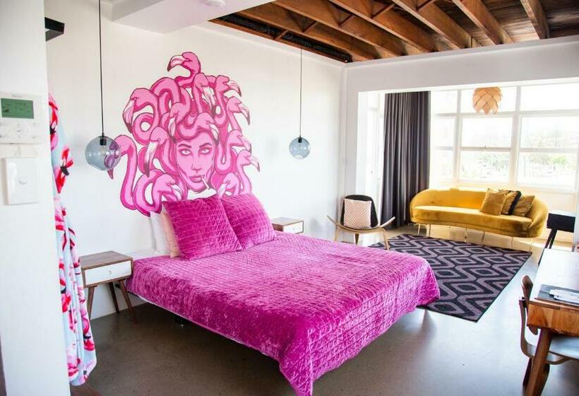 디럭스 테라스 룸 바다 전망, The Pink Hotel Coolangatta