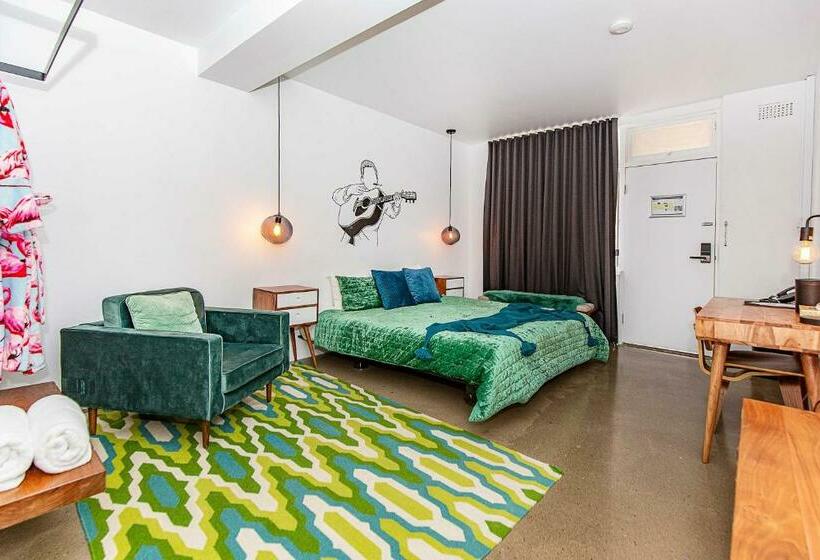 스탠다드 룸 킹사이즈 침대, The Pink Hotel Coolangatta