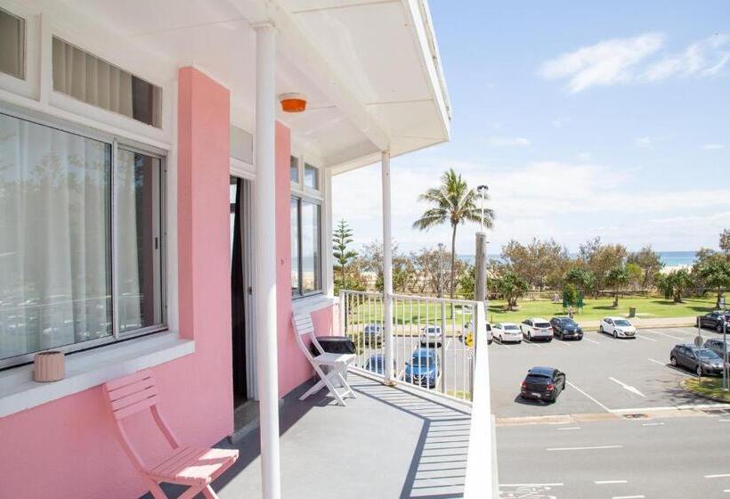 디럭스 룸 킹사이즈 침대, The Pink Hotel Coolangatta