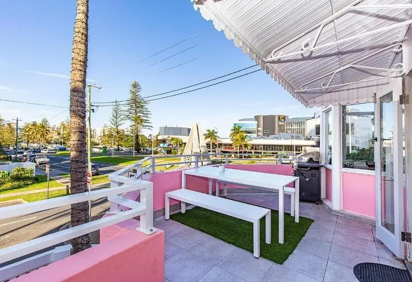 Huoneisto 1 Makuuhuone Parveke, The Pink Hotel Coolangatta