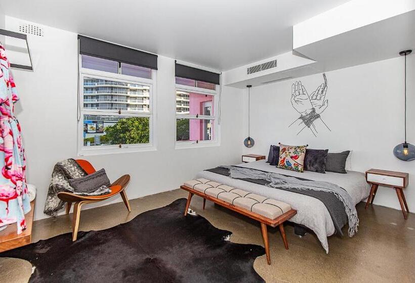 شقة غرفة نوم واحدة مزودة بشُرفة, The Pink Hotel Coolangatta