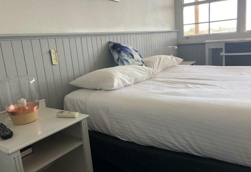 Номер Стандарт Вид на Озеро, Squid S Ink Motel