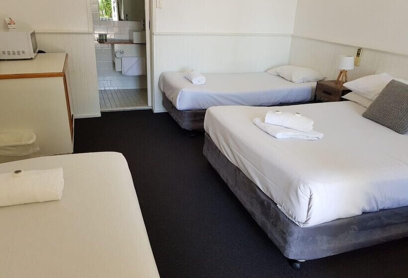 Четырехместный Номер Стандарт, Squid S Ink Motel