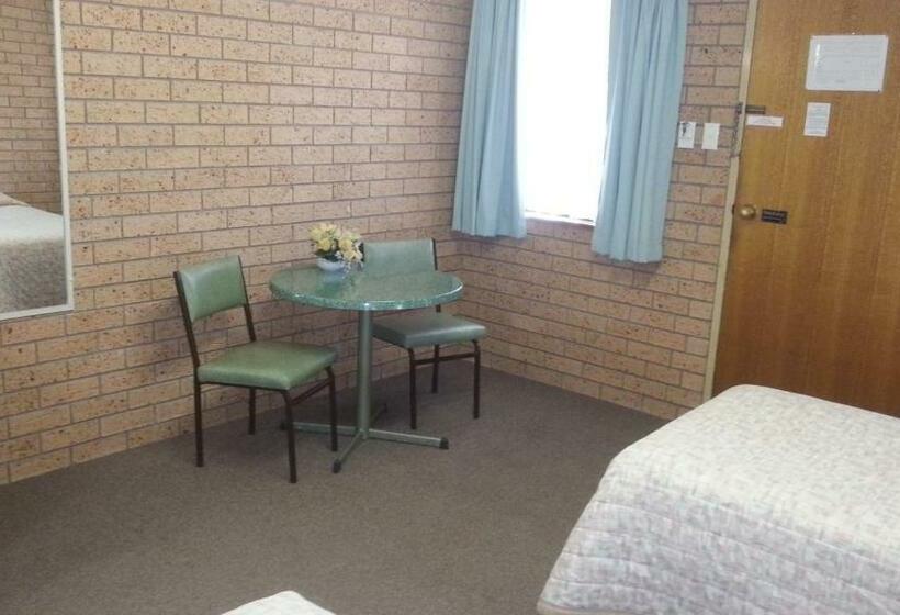 חדר סטנדרט יחיד, Three Ways Motel