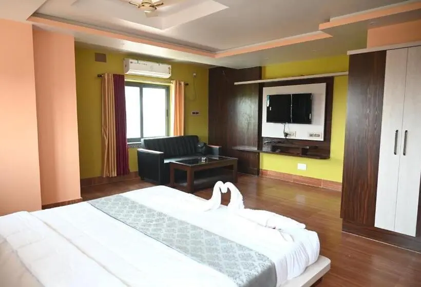 キングサイズベッドのスーペリアルーム, Tulusi Inn ! Bolpur, Shantiniketan