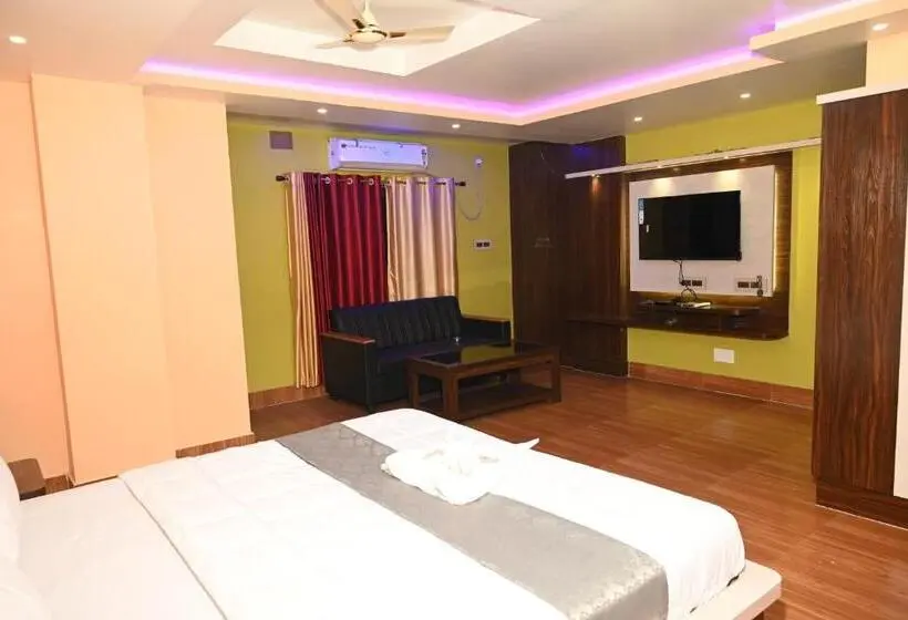 キングサイズベッドのスーペリアルーム, Tulusi Inn ! Bolpur, Shantiniketan