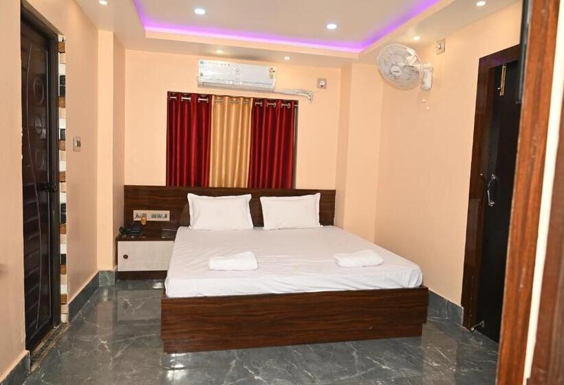 带大床的高级房间, Tulusi Inn ! Bolpur, Shantiniketan