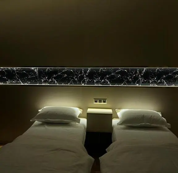 اتاق استاندارد سه نفره, Horizon Boutique