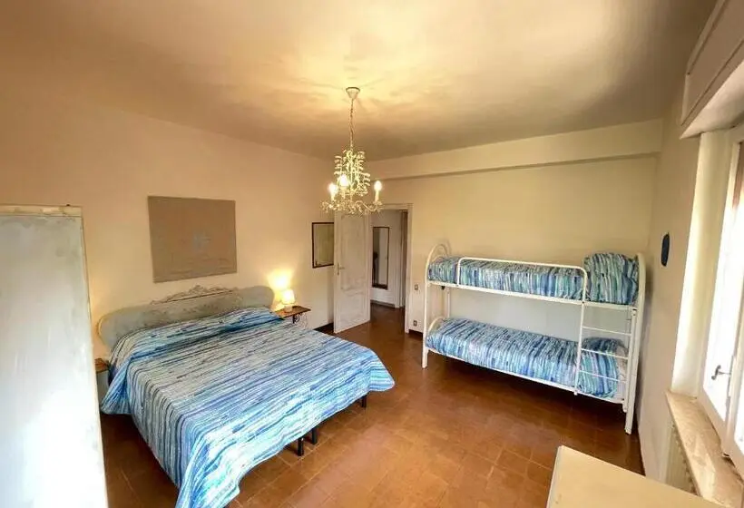 Standard Neljän Hengen Huone, Sunny Room In A Cozy Villa