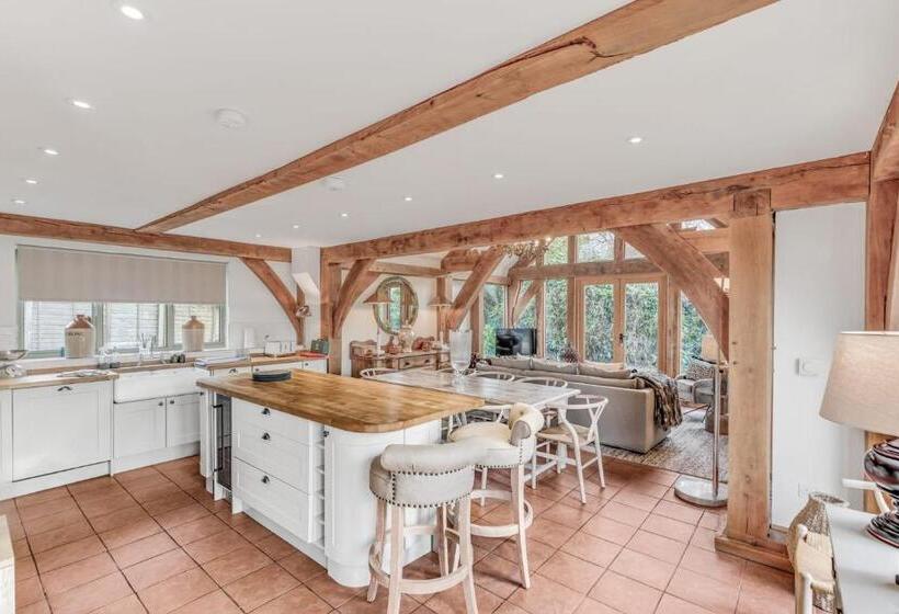 Дом 1 Спальня, Hiron S Piece   Hot Tub Packages Available