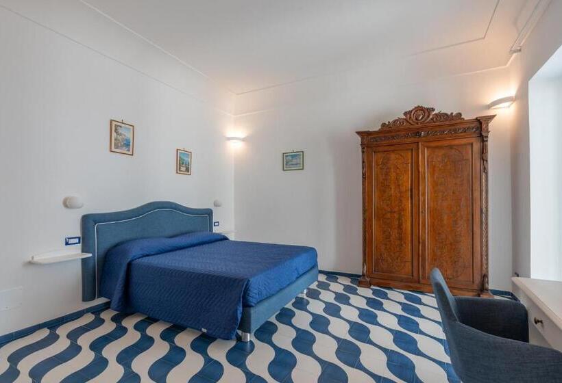 اتاق استاندارد با چشم‌انداز دریا, Elite Luxury Suites