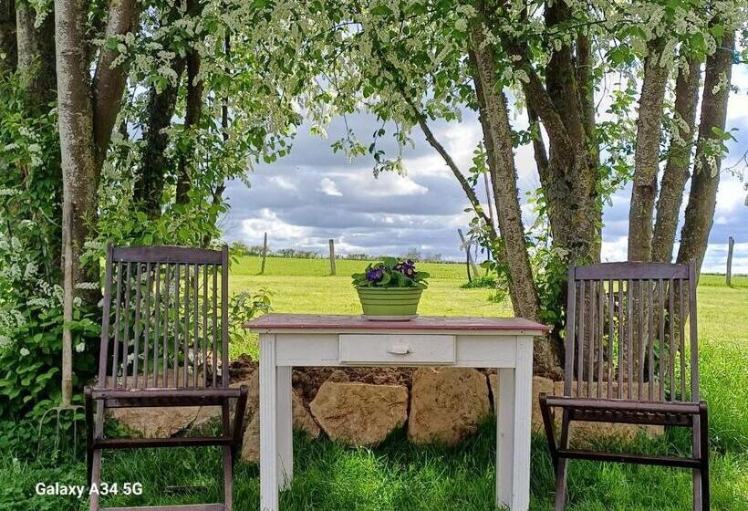 غرفة قياسية مطلّة علي الحديقة, Les Chaumes Violettes