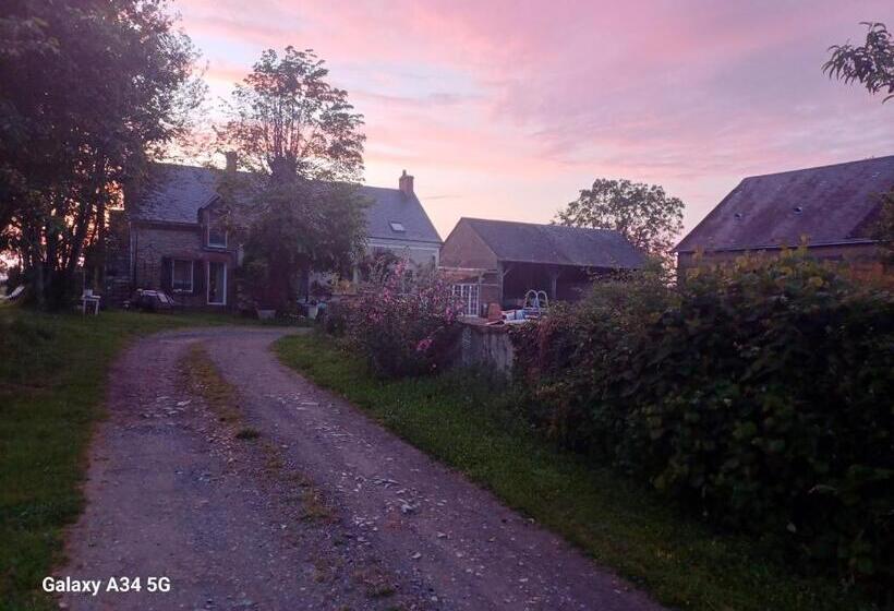 غرفة قياسية رباعية, Les Chaumes Violettes