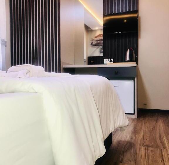 اتاق لوکس با بالکن, Bonita