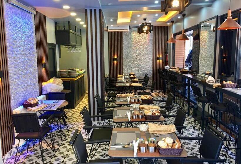 اتاق لوکس با بالکن, Bonita