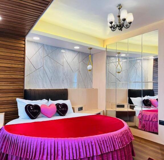 디럭스 룸 킹사이즈 침대, Goroomgo Broadway Boutique Mall Road Darjeeling