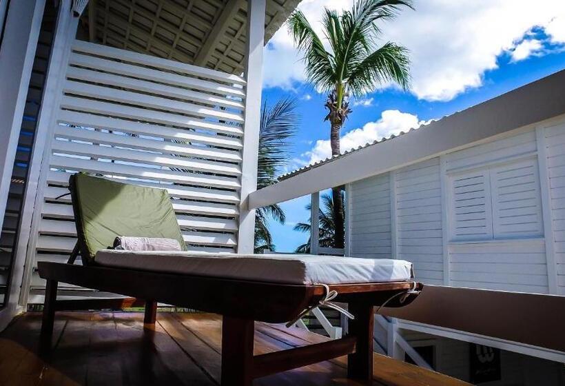 غرفة ديلوكس مطلّة علي البحر, White Wind Hotel & Apartments