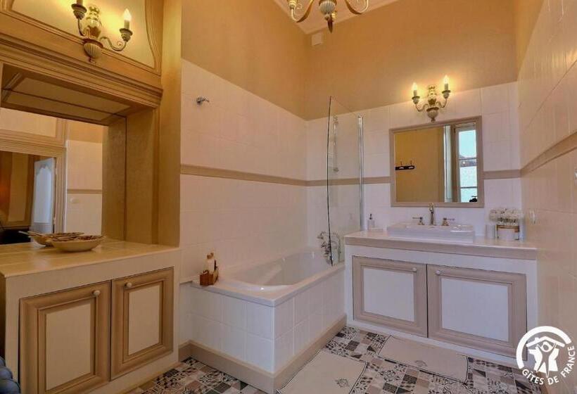 Номер Deluxe, Chateau De La Giraudais