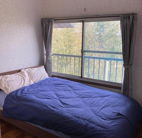 غرفة قياسية, Shionome House