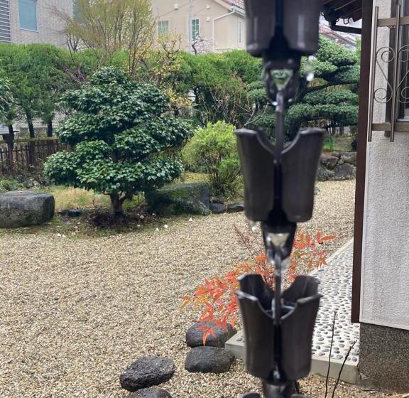 غرفة قياسية مطلّة علي الحديقة, Shionome House