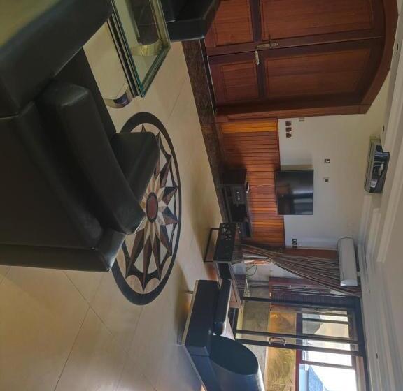 سوییت سوپریور با چشمانداز دریا, Burnas Beachside Residences Apparts Hôtels