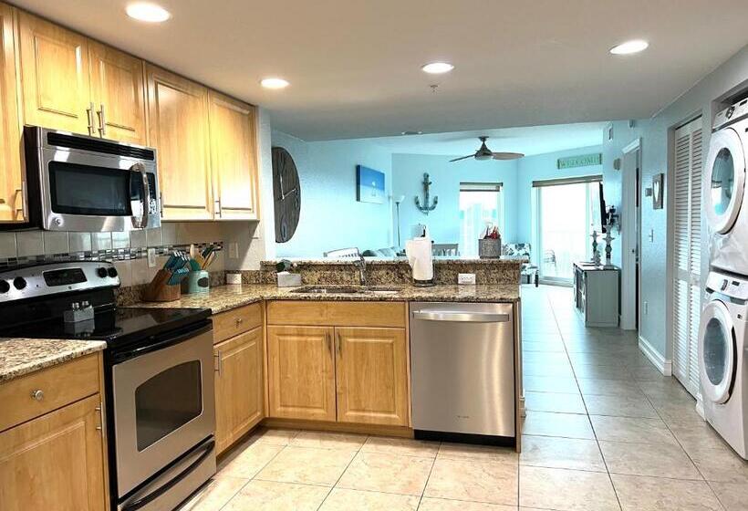 스탠다드 룸, Crystal Palms Resort Treasure Island Penthouse Unit 603