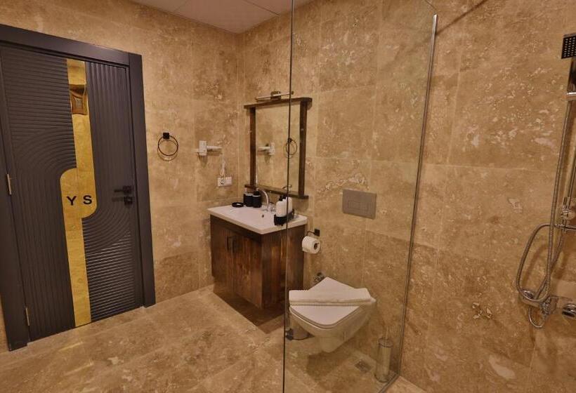 חדר סופריור, Yellow Stone House