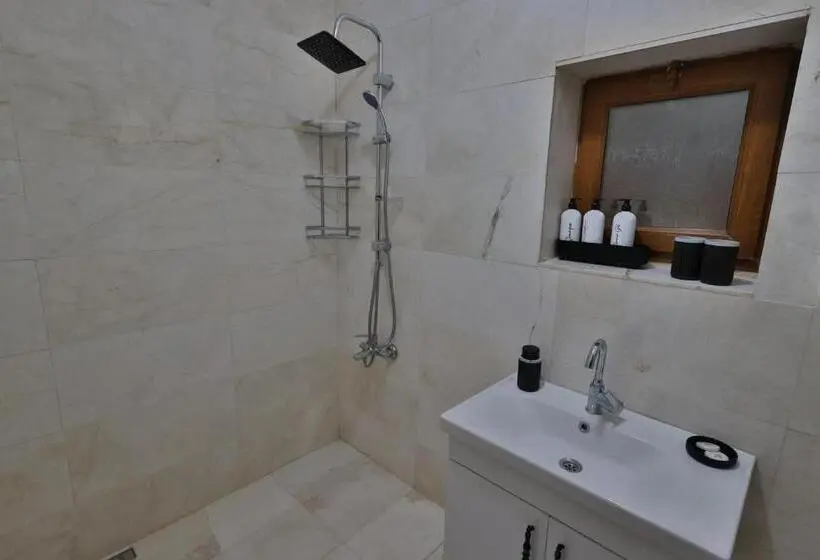 اتاق استاندارد با وان آب گرم, Yellow Stone House