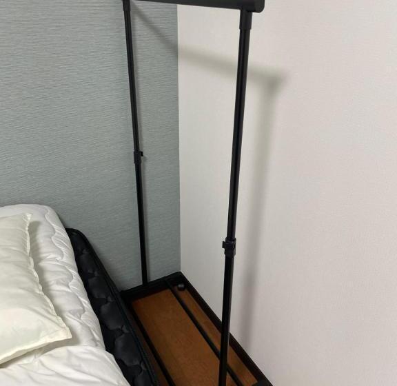 اتاق استاندارد یک نفره, Anchor