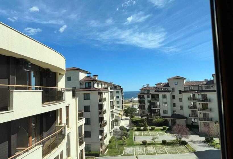 Апартаменты 1 Спальня Вид на Море, Sunshine Apartment