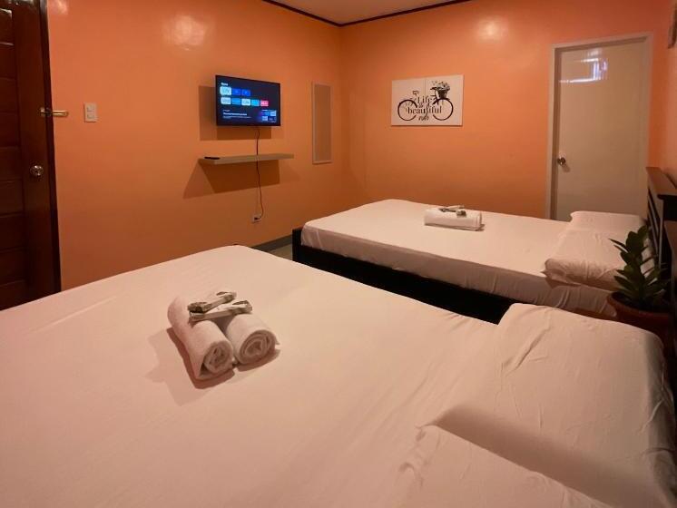 اتاق خانوادگی, Halajo Bnb Transient