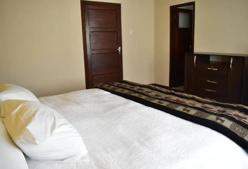 Deluxe Suite King Bed, Raven La Paz