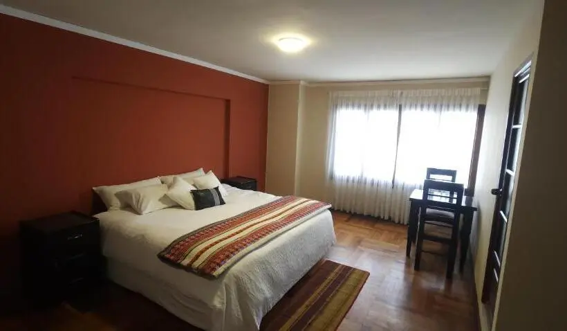 Deluxe Suite King Bed, Raven La Paz