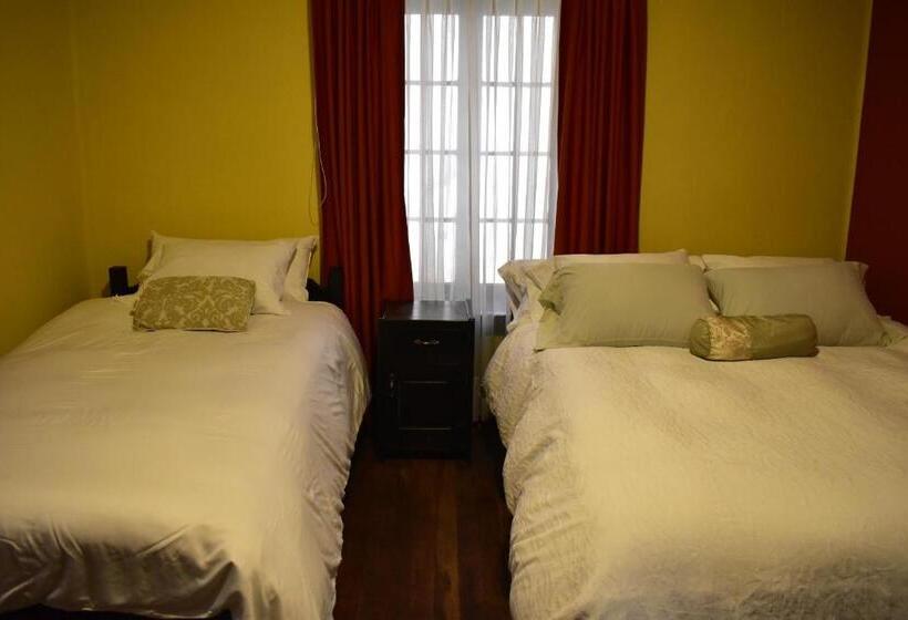 اتاق استاندارد سه نفره, Raven La Paz