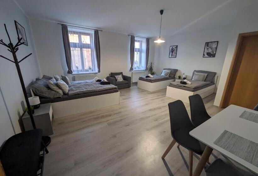 Четырехместный Номер Стандарт, Penzion Grand Nymburk