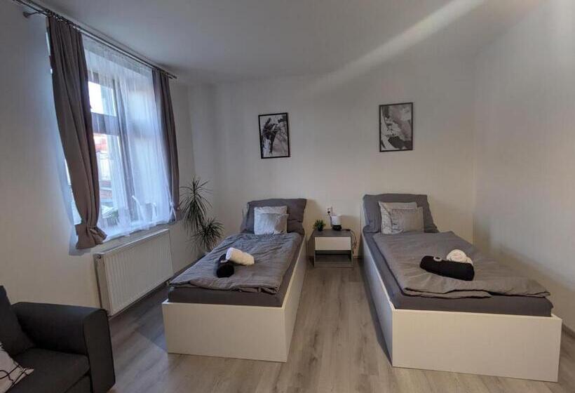 Четырехместный Номер Стандарт, Penzion Grand Nymburk
