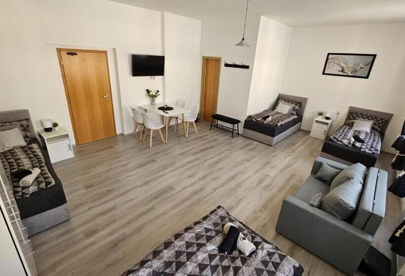 Семейный Номер, Penzion Grand Nymburk