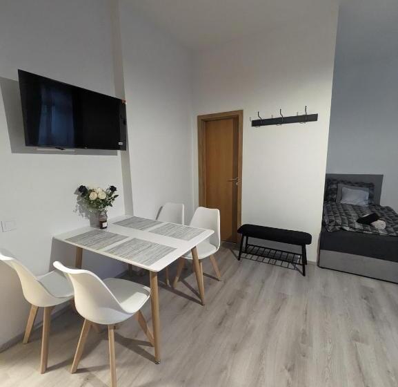 Семейный Номер, Penzion Grand Nymburk